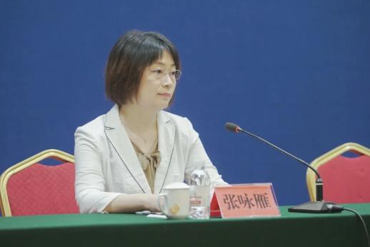 崂山区副区长张咏雁答:学前教育确实是广大家长和全社会都非常关注的