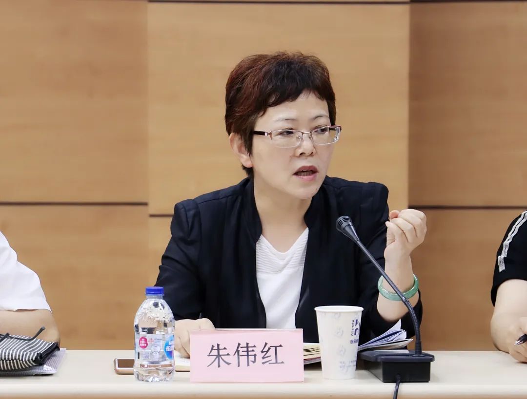 徐汇区开展七五普法规划暨十三五时期依法治区纲要落实情况验收工作