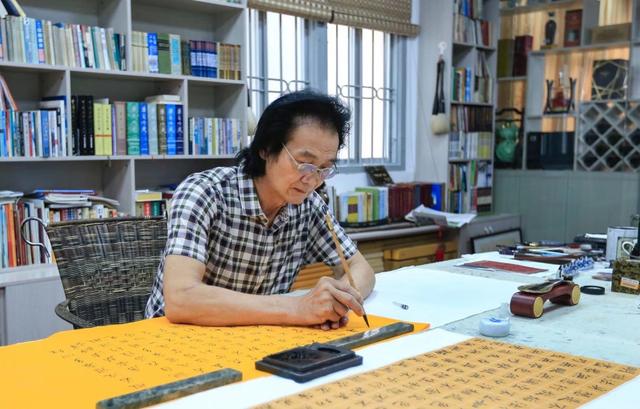 同庆建军佳节共叙鱼水深情特别讲述当代艺术名家方文达