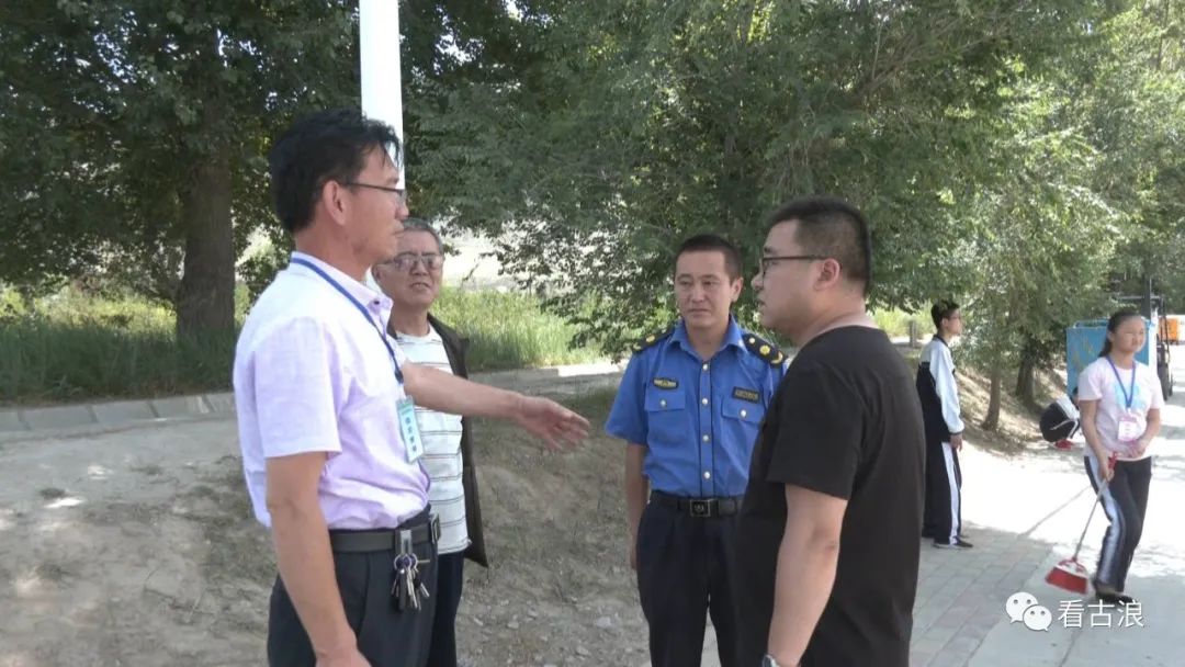 7月17日,古浪县政府办,城管执法局等部门组成督查组对县城区环境卫生