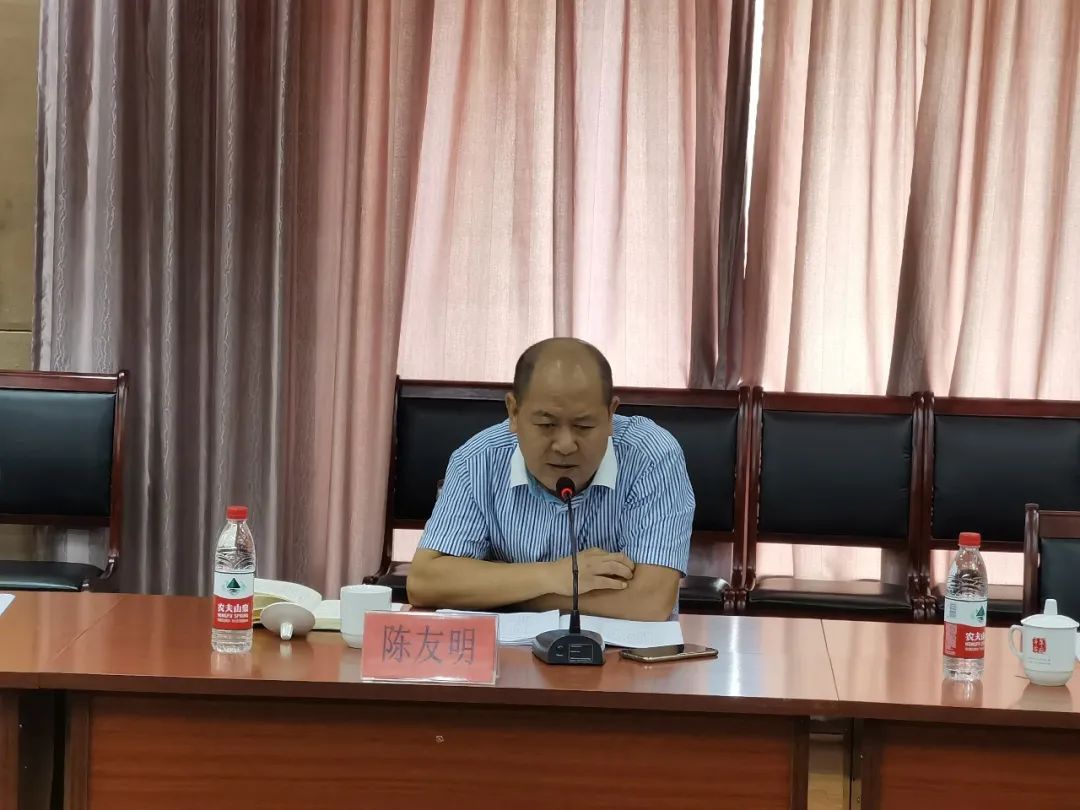 张早林部长一行听取各个阵地建设情况,组织架构,功能