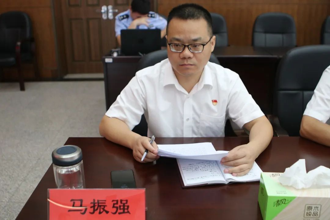 东阳法院召开学习全省法院院长座谈会精神暨党组成员支