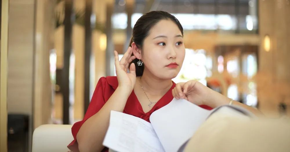 张涵饰主人公小美张涛饰张主管刘正饰剧中推销员高秀玲 尚文超饰剧中