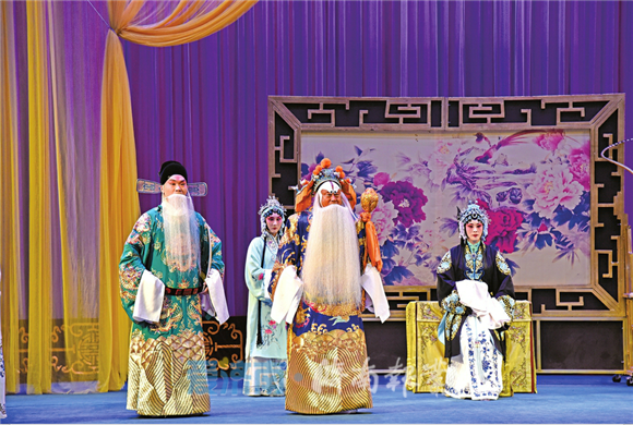 市京剧院在北洋大戏院演出《二进宫》.