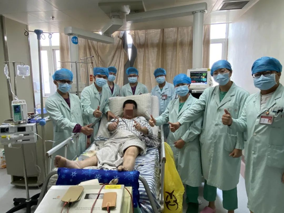 东莞一男子心脏停跳2小时医生上演生死救援救活男子