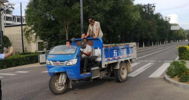 農用三輪車載人違法請農民朋友牢記五大曝光行動