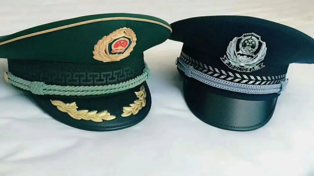 新款警察执勤帽图片