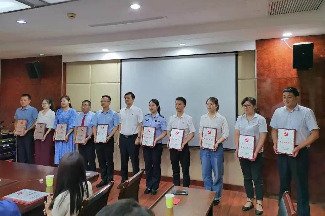 2020第一季度泗阳县g_秋天的第一杯奶茶图片