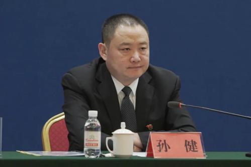 即墨区人社局局长孙健答:就业,大家都很清楚,是目前我们国家最大的