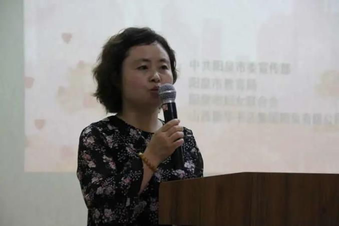 活动现场,获奖代表平定县东关小学的王子荣以及平定县第三实验小学