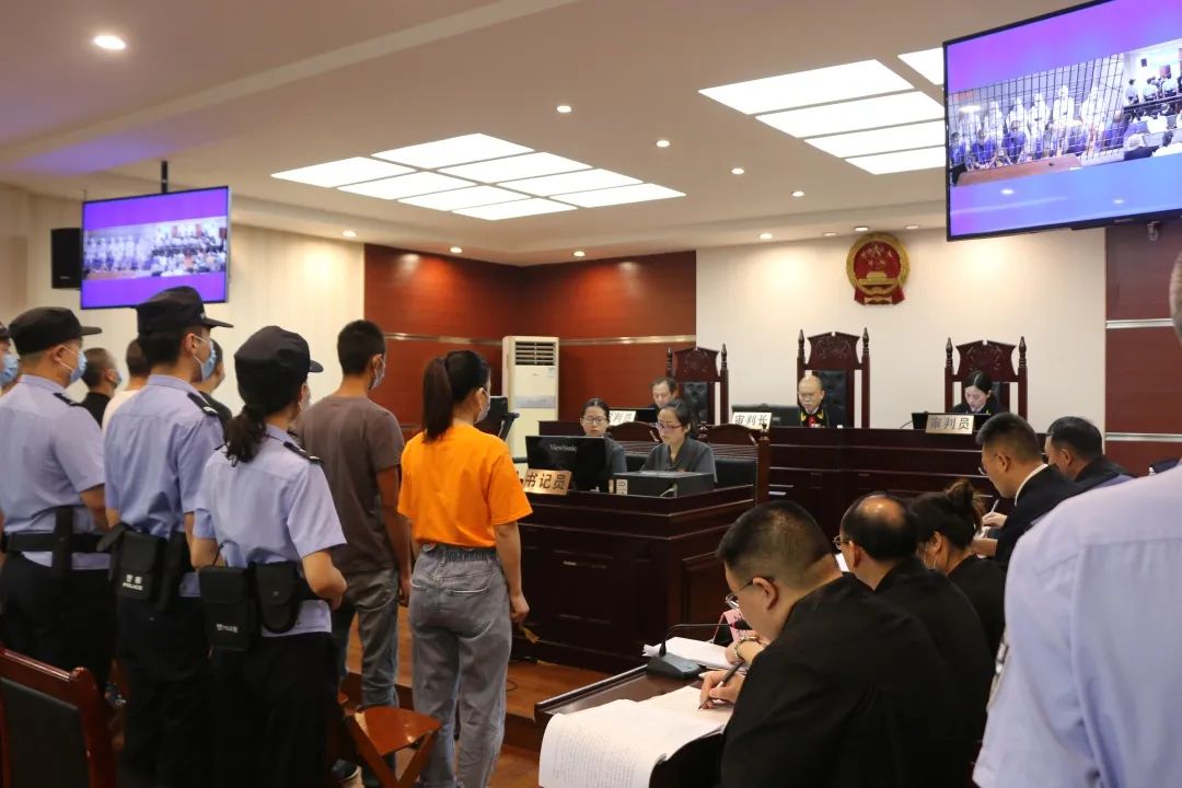 庭审直击丨乐至县首例黑社会性质组织犯罪案开庭