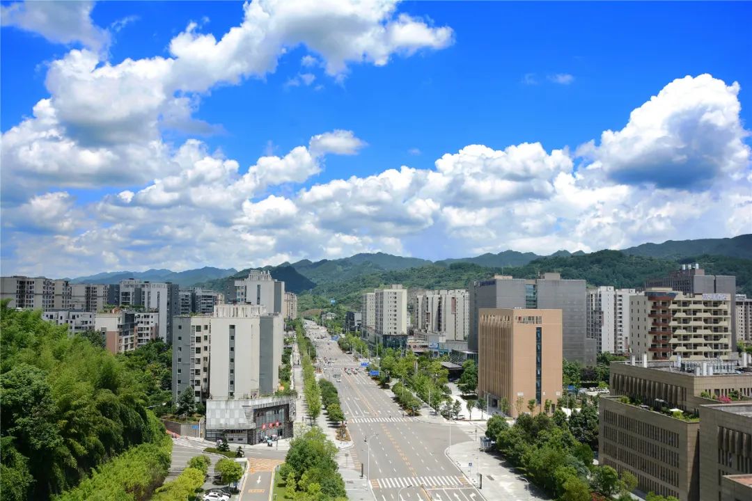 雨过天晴,梁平天空蓝出新高度,一起邂逅"醉"美「梁平蓝」
