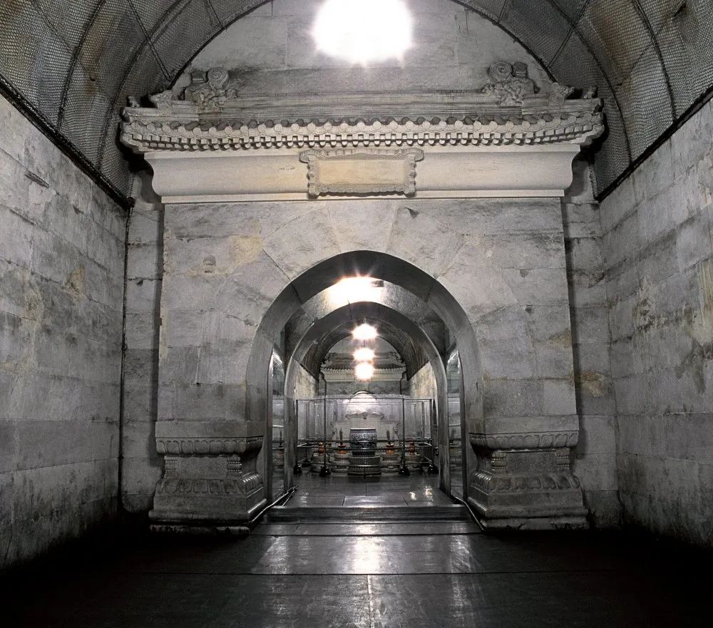 定陵地宫随着疫情防控形势逐渐向好,明十三陵景区室内部分全部开放