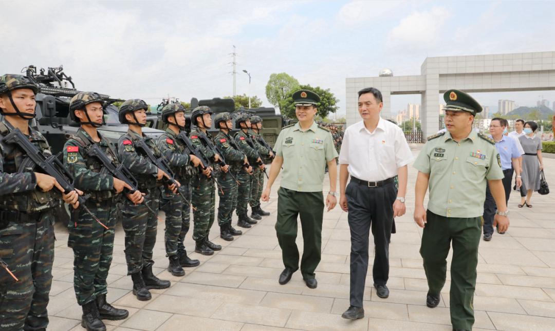 市长王瑞军分别率团慰问武警韶关支队,韶关军分区以及31628,96736部队