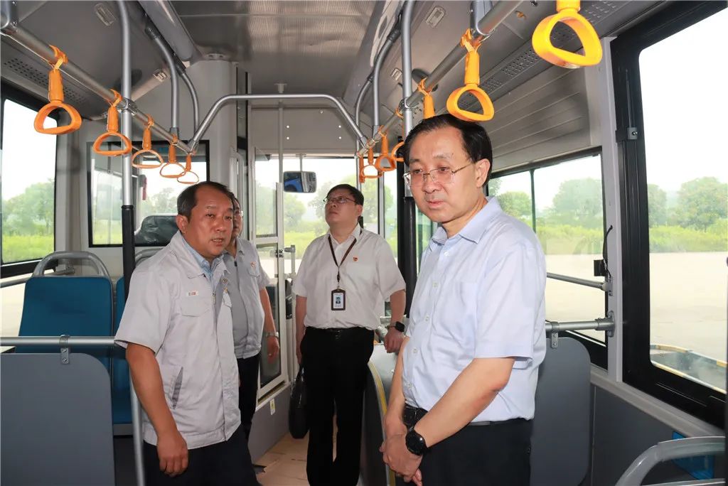 市中院马荣院长再次走进北汽集团常州商用车项目