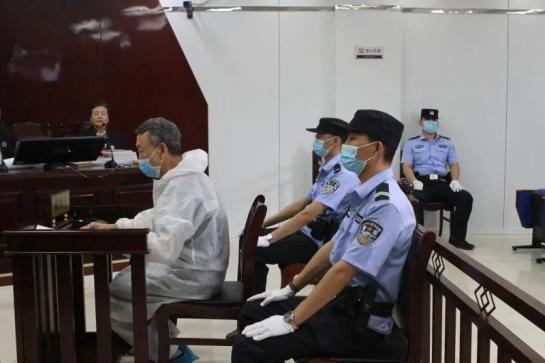 通辽市原市委常委政法委书记辛金山涉嫌受贿罪包庇纵容黑社会性质组织