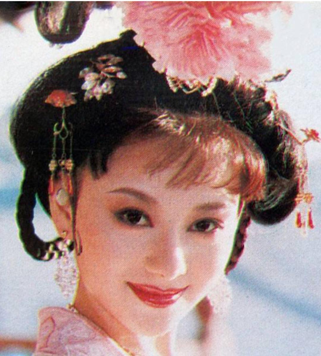 扮演的贺兰氏的苗乙乙,也是用颜值惊艳了时光.