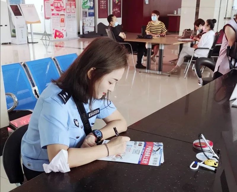 警讯警花日记见证一格一警建设历程