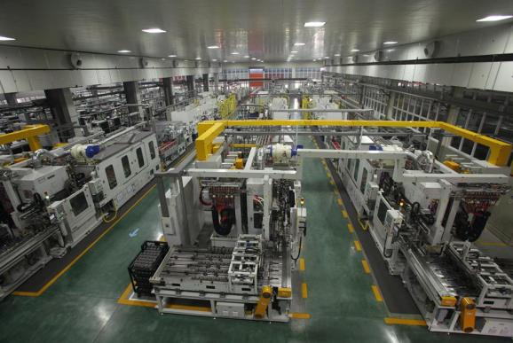 (产线数据自动感知)实现数字化自2015年,万向精工启动了智能工厂建设