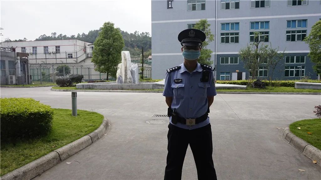 作为拥有27年党龄的老党员