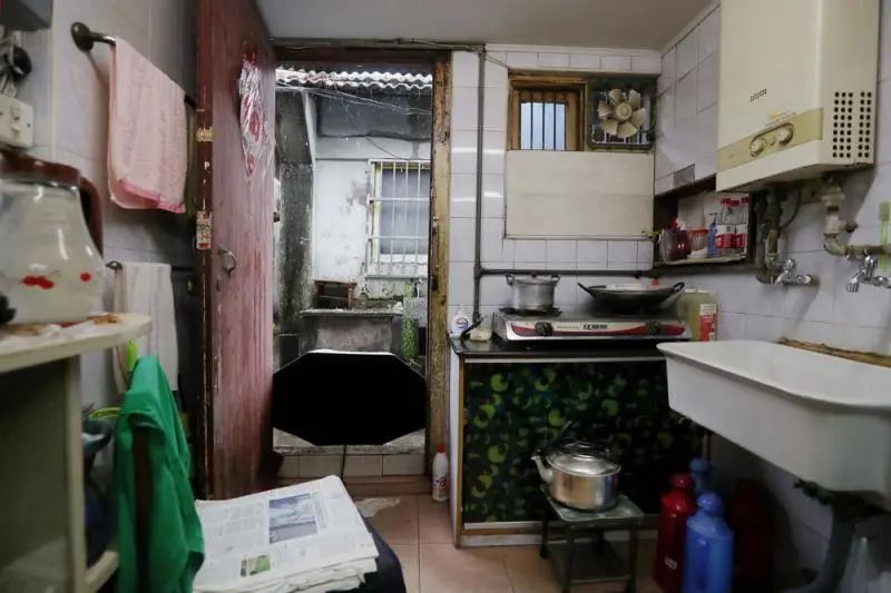 25平方住上海一家四代10口人蜗居在滨江黄金地块的他们终于等来了旧改