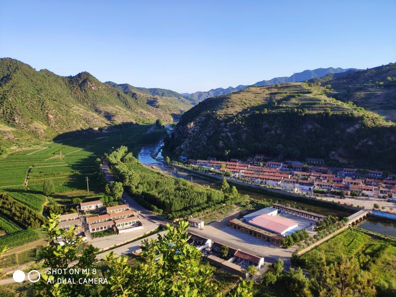 山西交城县神堂坪村小山村开启美颜模式