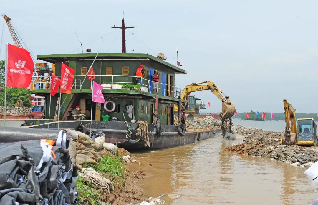 筑牢无为大堤惠生联圩顺利复堤合龙