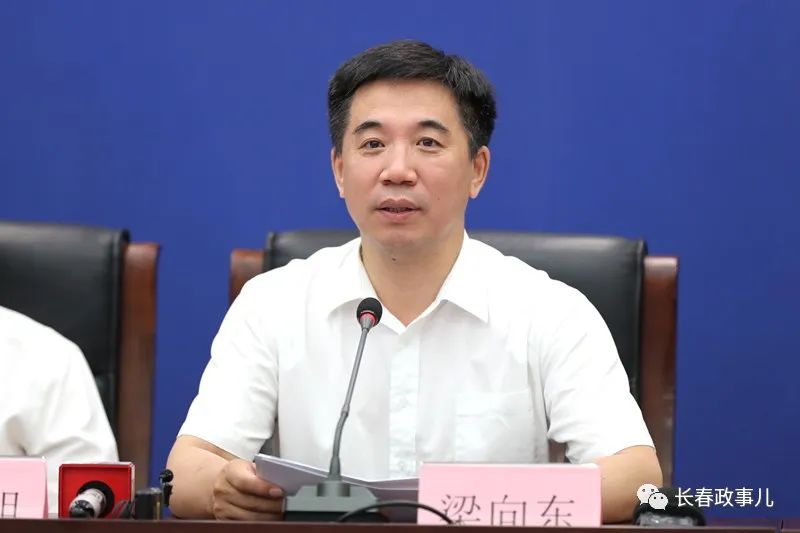 市委依法治市办常务副主任,市司法局党组书记,局长 梁向东为了让公众