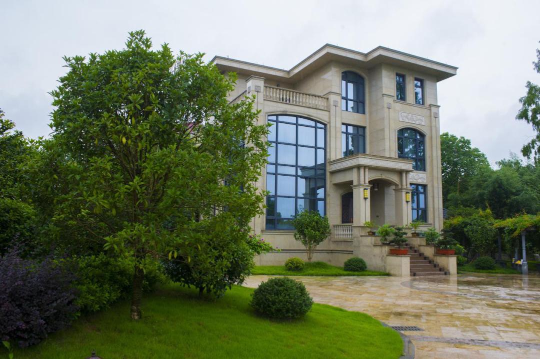 今年以来,根据《兰溪市进一步深化农村"八有八无"创建的工作方案》