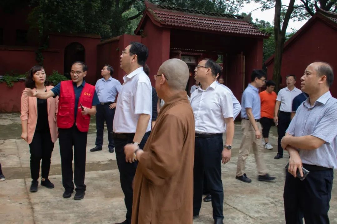 省委常委,统战部部长杨岳赴浦口区兜率寺检查防汛工作