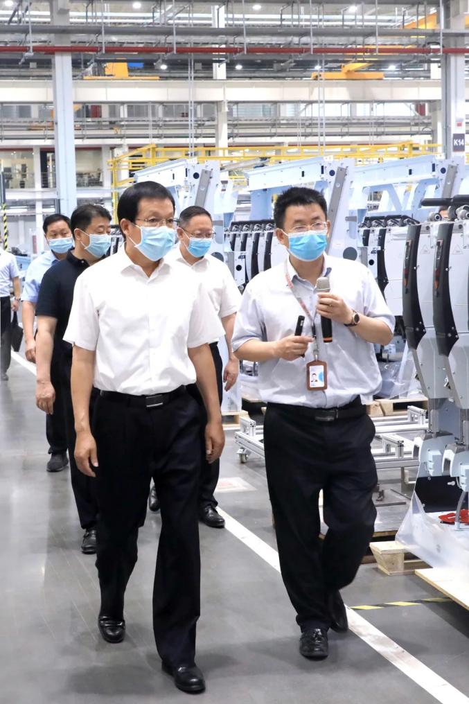 杨鑫以最严格的监督护航疫情防控阻击战