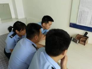 有没有能查城市gdp的软件_有没有模型软件看动作(2)