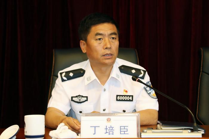 要以徐善华副市长提出的"全面推动交通管理工作提级晋位"为总方向,以