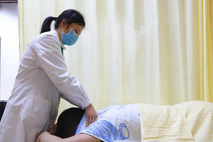 八一医院自治区专家组到八一医院督导中医学科建设工作