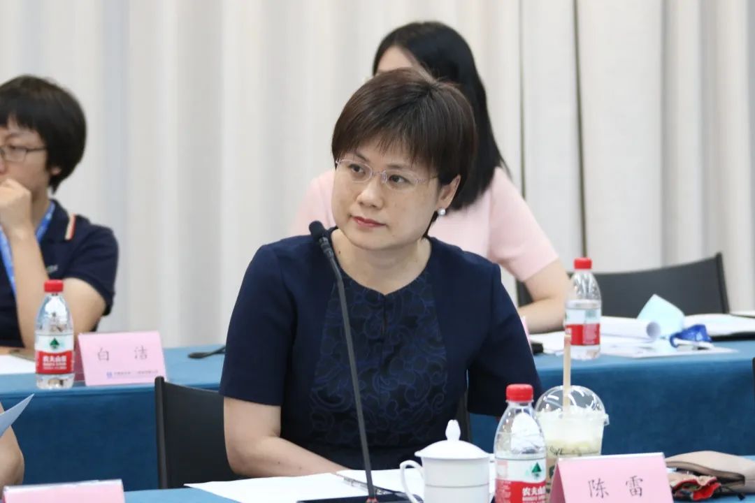 陈雷听取了现场14个项目的汇报内容并提出宝贵意见