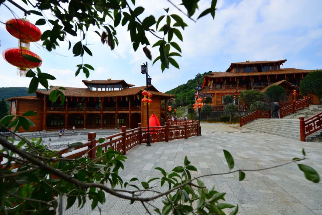 感觉很舒服空气清新,气候凉爽马鬃乡民风淳朴他告诉记者便带着老伴和