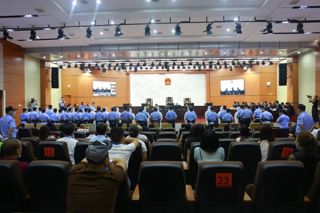 祁阳法院公开开庭审理秦艳某等18人组织,领导, 参加黑社会性质组织案