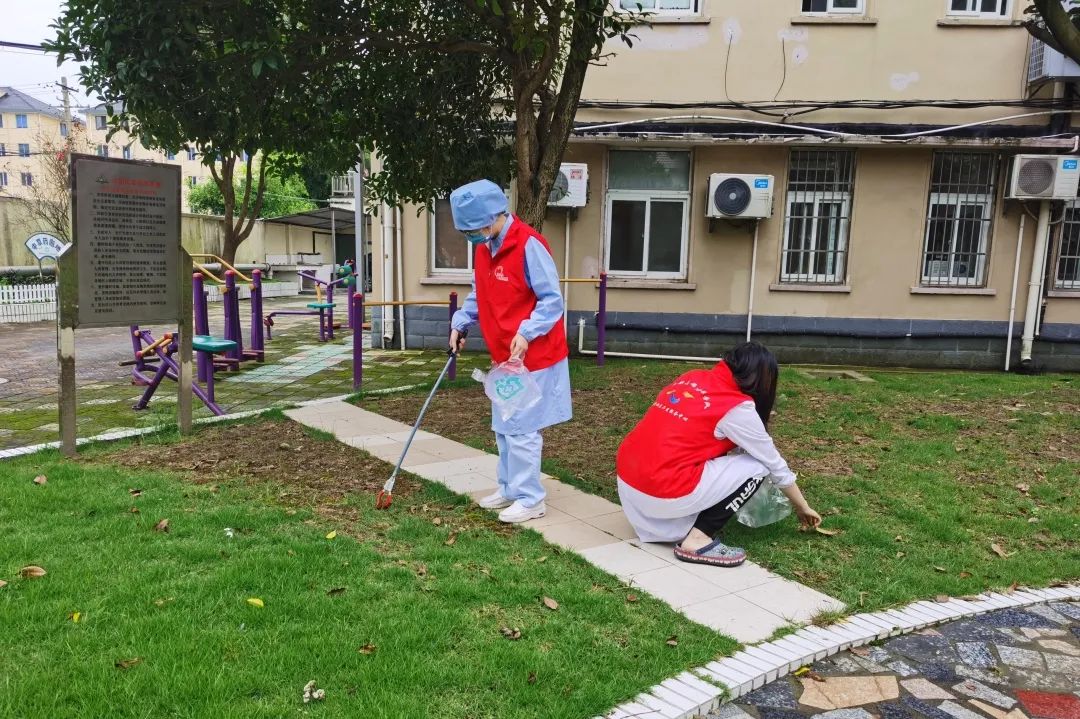 医起学四史新寺社区卫生服务中心团支部以四史为桨掌青春之舵