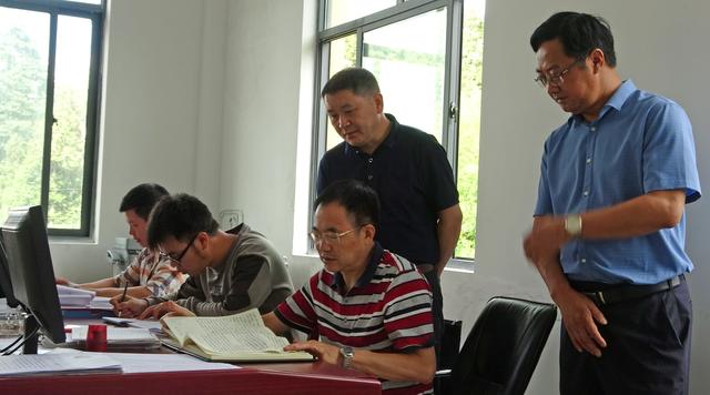 易国晶在月亮田矿调研指导工作:强化基础管理 稳步推