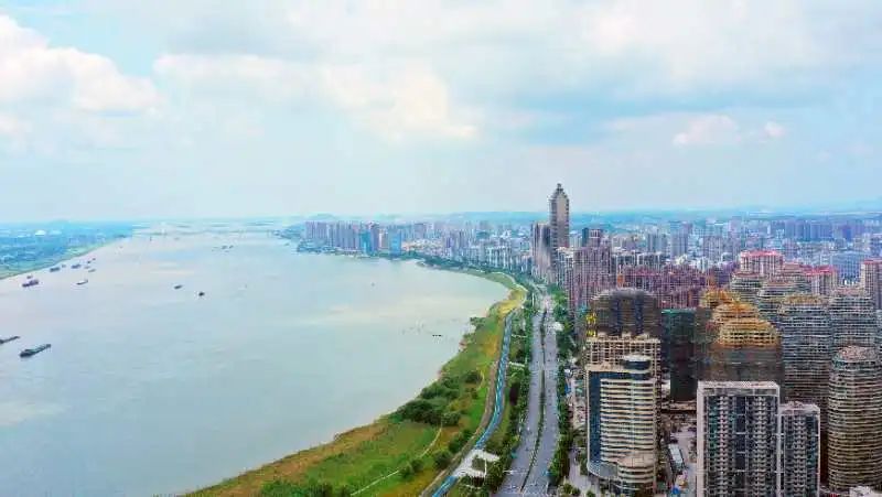 2020上半年芜湖县GDP_近十年中国gdp数据图(3)