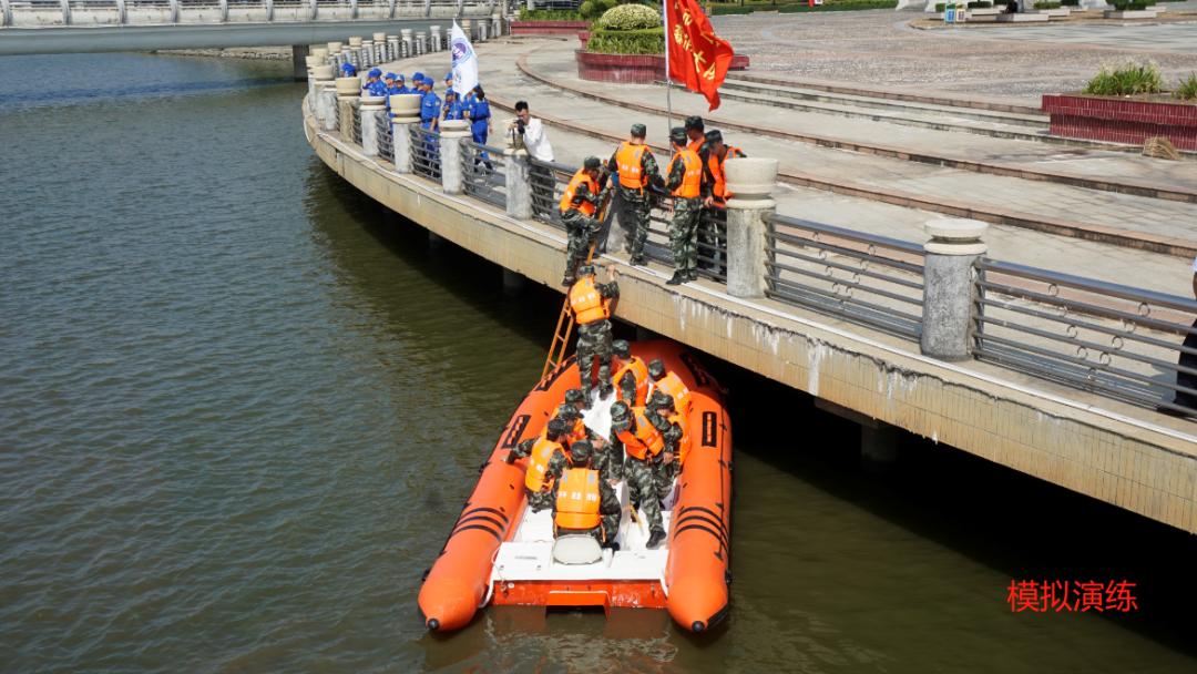 开平市开展防汛抗洪水域救援轻舟演练