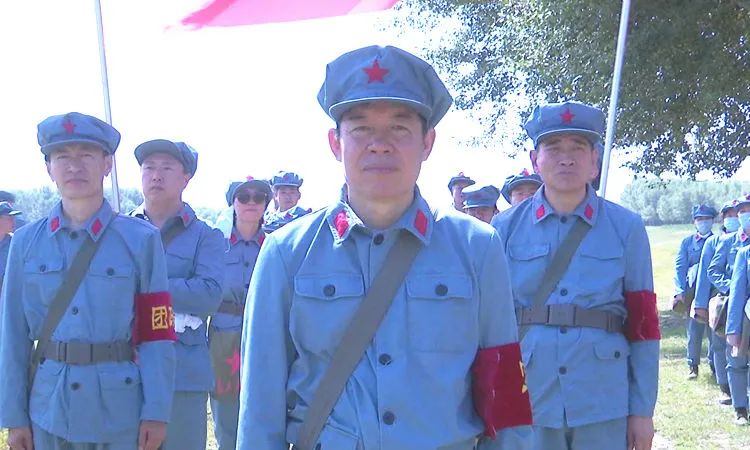 市旗两级人大常委会联合开展“不忘初心、重走长征路，继续前进、永远跟党走”主题党日活动