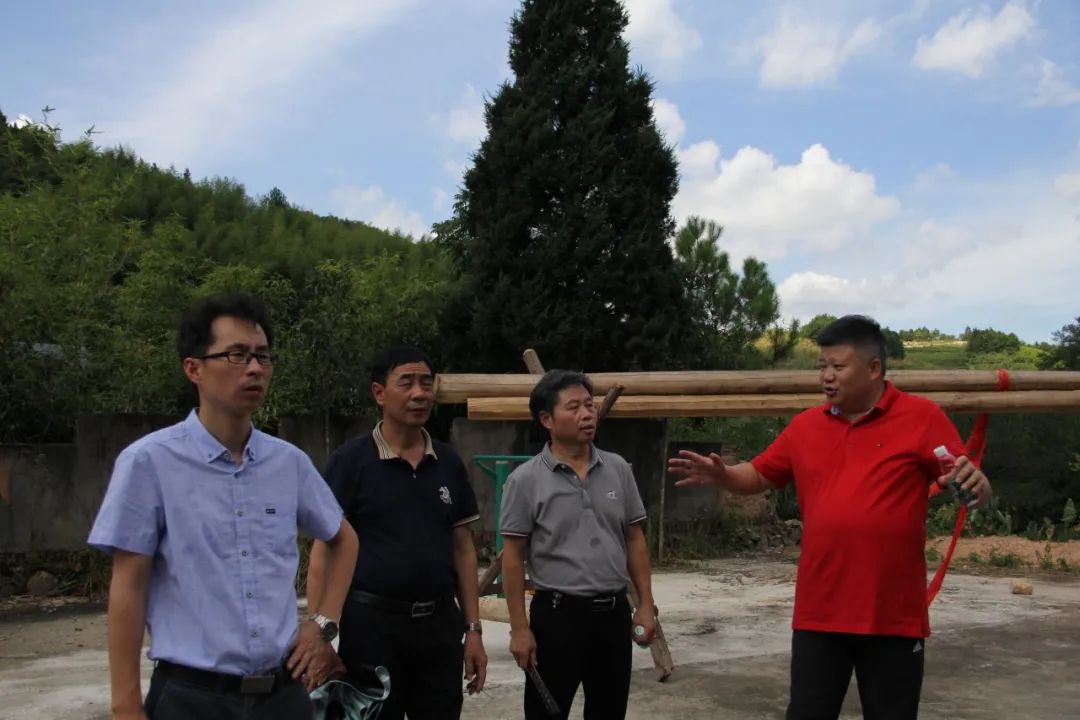 骆高远以及浙江商业职业学院旅游烹饪学院酒店新业态研究中心主任王伟