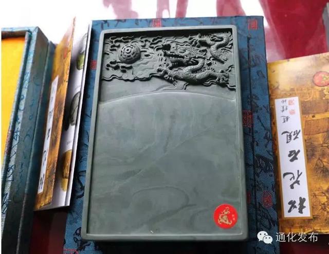 吉林集中展出数千件松花石工艺品