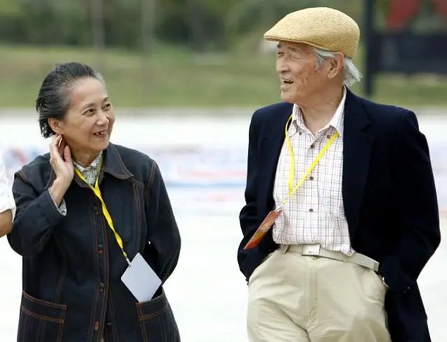 一对才子佳人:她失忆后,只认得他,他却先走了