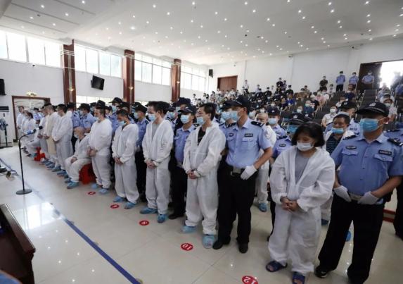 刚刚六人被判死刑