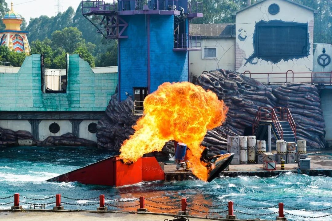 《惊爆危机岛2》演出结合了爆破,枪战,滑水,高空特技等多种尖端特效