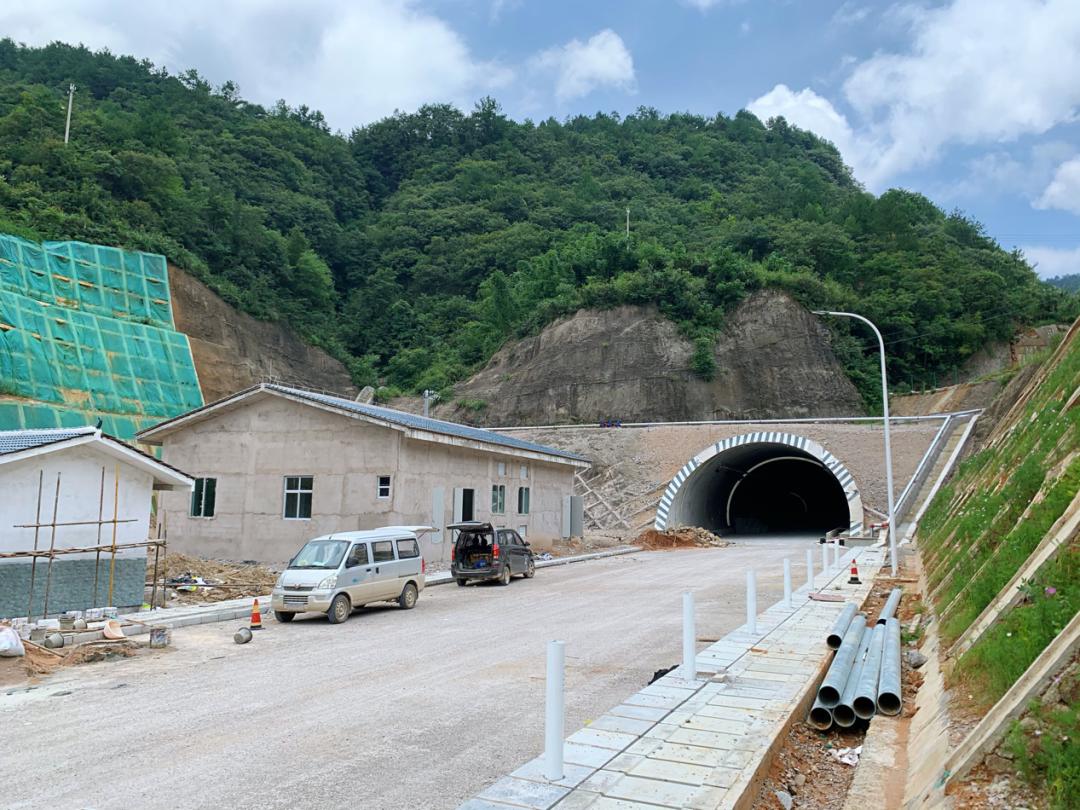 荣山镇人口_剑阁县元山镇常住人口(3)