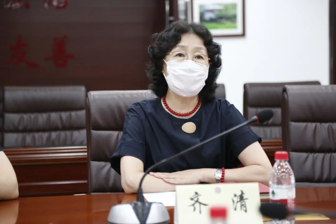 北京工商联副会长齐清在发言中指出,海淀法院执行工作亮点很多.