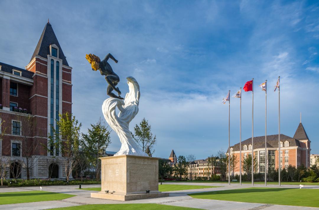 力量源于执着,永不过时的是脚踏实地,十六年的创业,造就15年的阳光